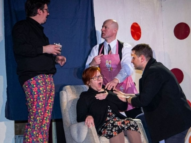 Páratlan páros - komédia